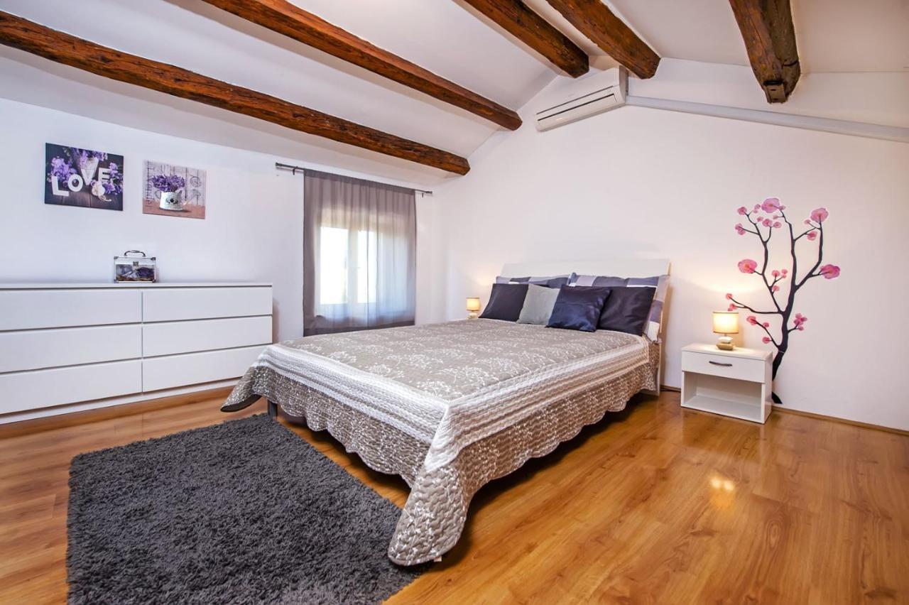 Holiday Apartment Daria 20 Rovinj Exteriör bild